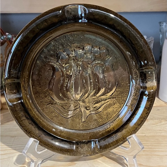 Vintage  Rose  Ashtray 1969 - Picture 7 of 9